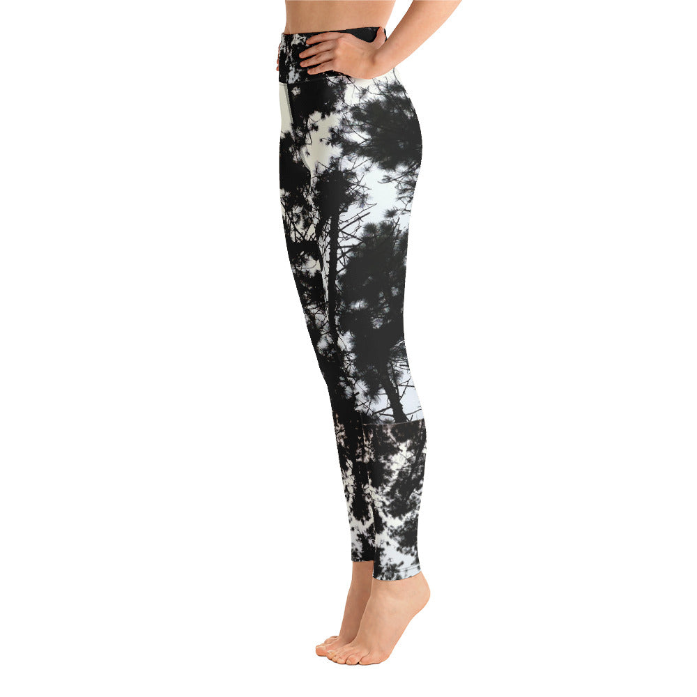 all-over-print-yoga-leggings-black-white-alpine-air-gym-leggings-workout-streetwear-wickedyo5